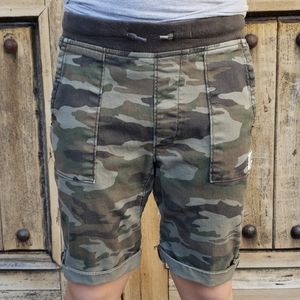 Boys' Green Camo Pull-on Short Sz 11-12
